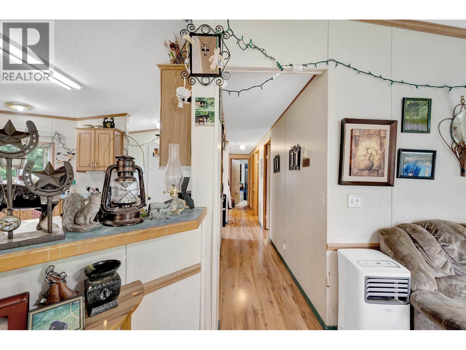 32 OLD N THOMPSON  E HIGHWAY - 18