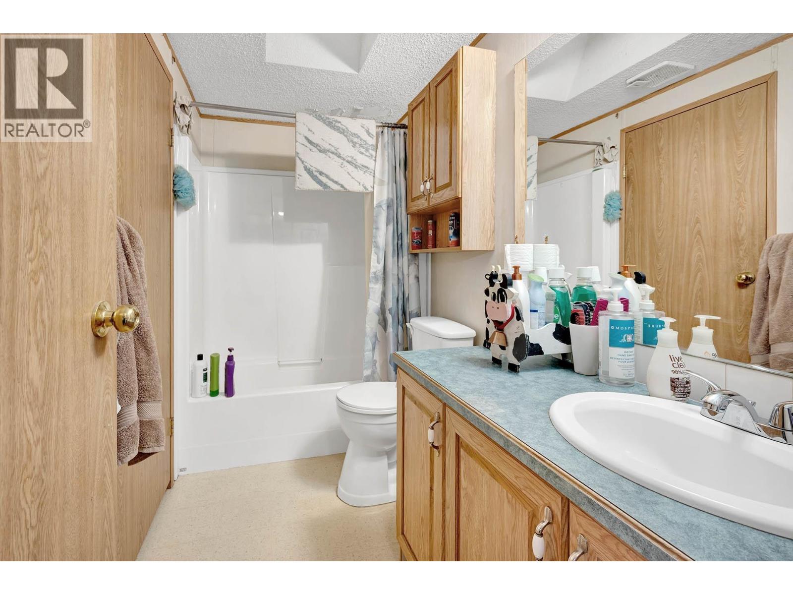 32 OLD N THOMPSON  E HIGHWAY - 27