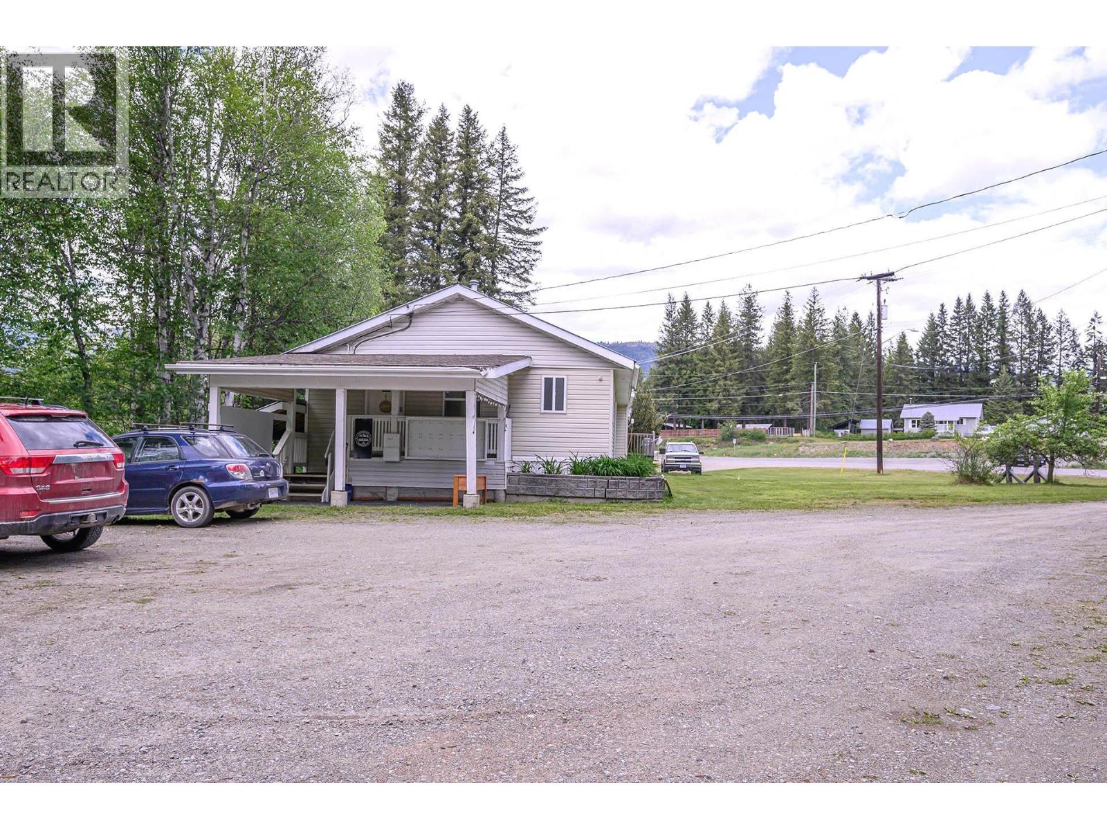 32 OLD N THOMPSON  E HIGHWAY - 37