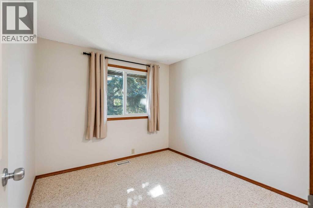 Single Family House for Sale in   Oakmoor Drive SW Palliser Calgary 