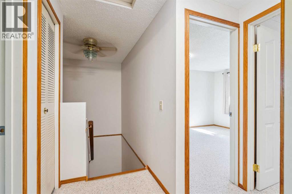 Single Family House for Sale in   Oakmoor Drive SW Palliser Calgary 