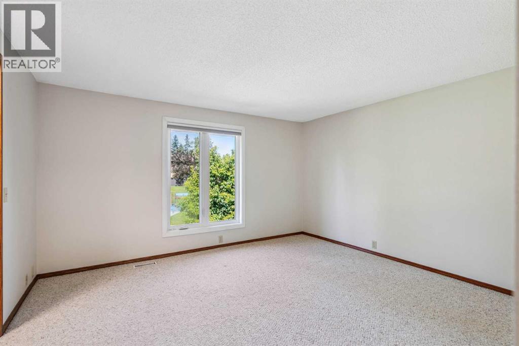 Single Family House for Sale in   Oakmoor Drive SW Palliser Calgary 