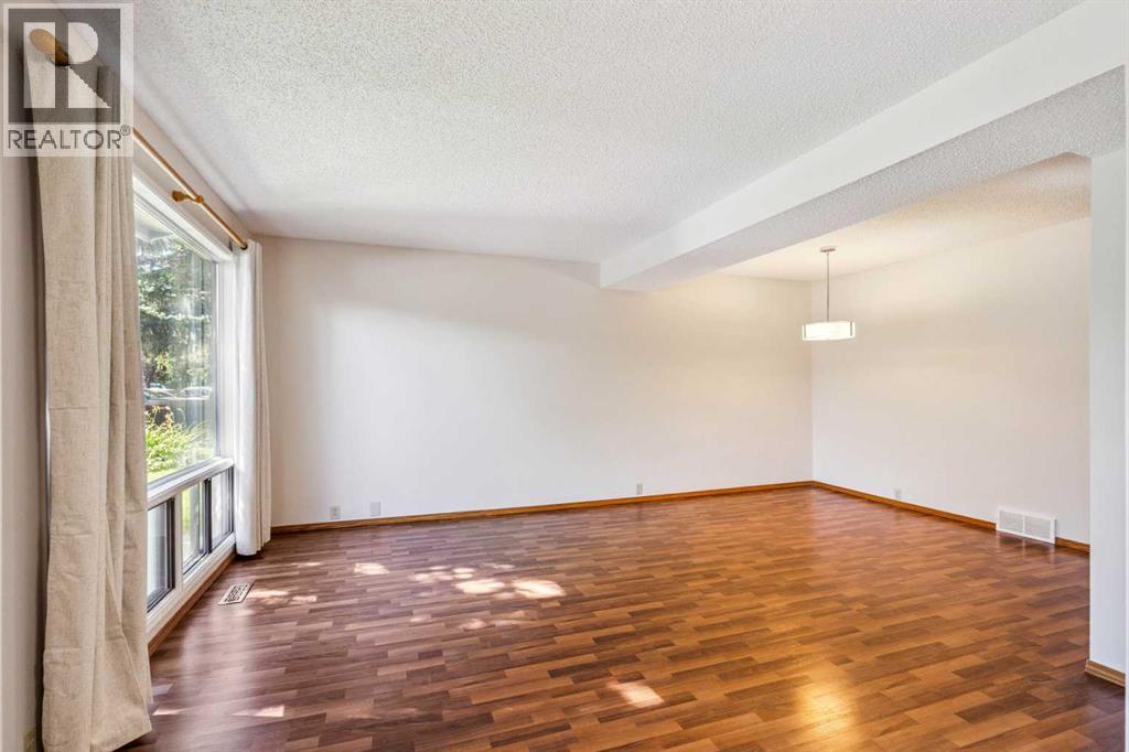 Single Family House for Sale in   Oakmoor Drive SW Palliser Calgary 