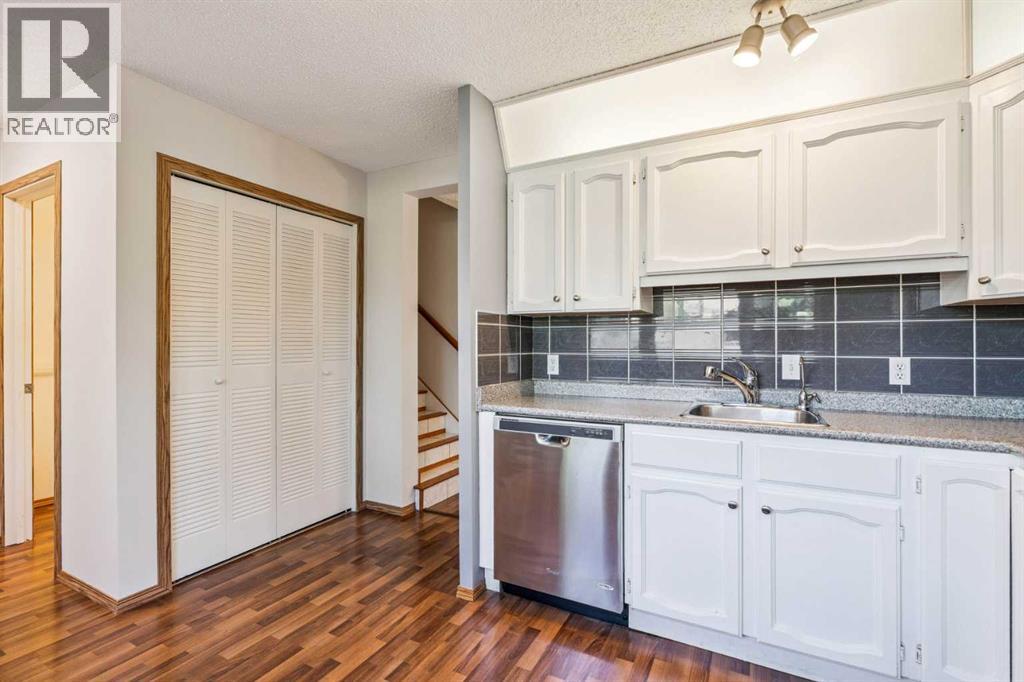 Single Family House for Sale in   Oakmoor Drive SW Palliser Calgary 