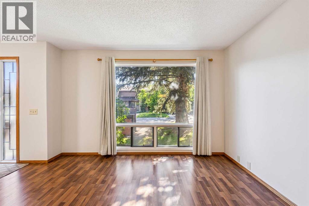 Single Family House for Sale in   Oakmoor Drive SW Palliser Calgary 