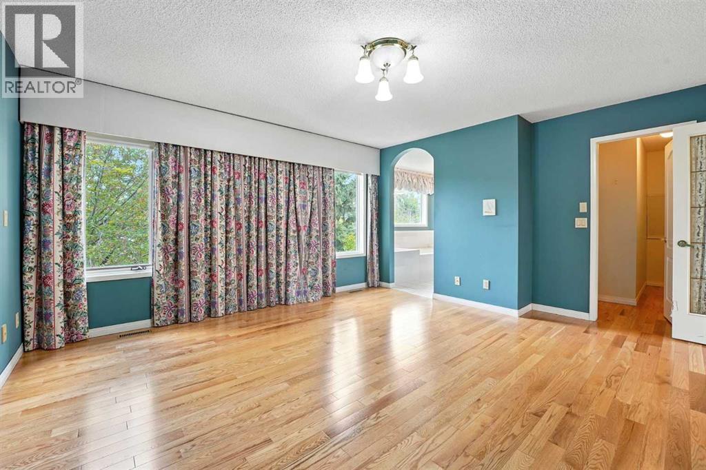 Single Family House for Sale in  Varsity Ridge Terrace NW Varsity Calgary 