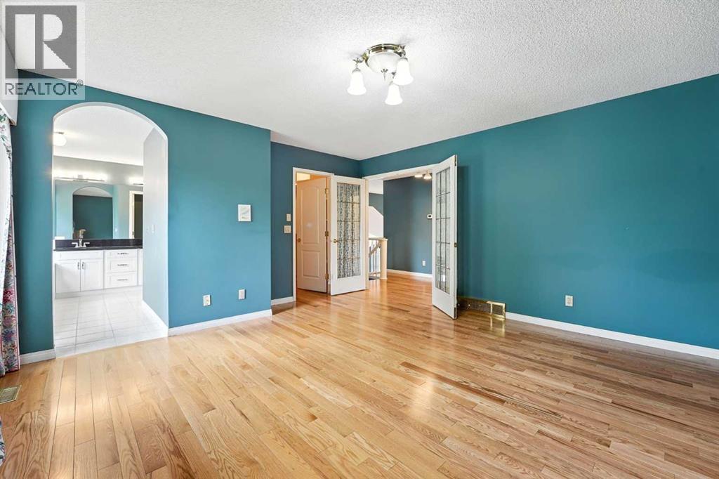 Single Family House for Sale in  Varsity Ridge Terrace NW Varsity Calgary 
