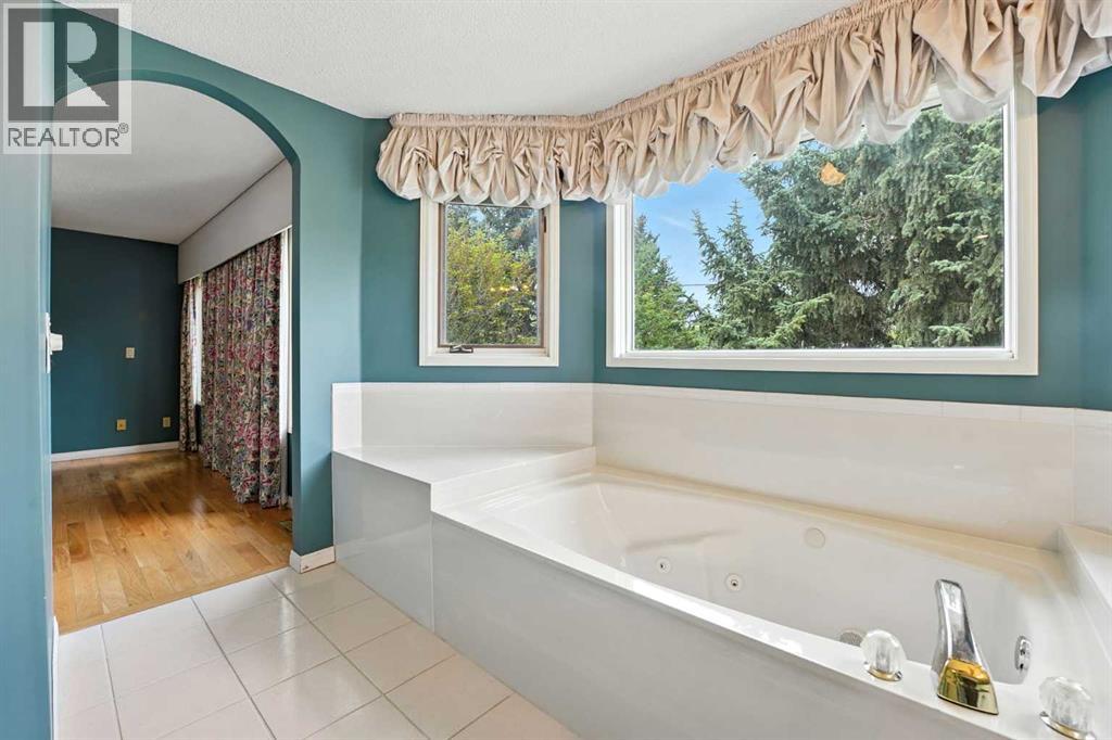 Single Family House for Sale in  Varsity Ridge Terrace NW Varsity Calgary 