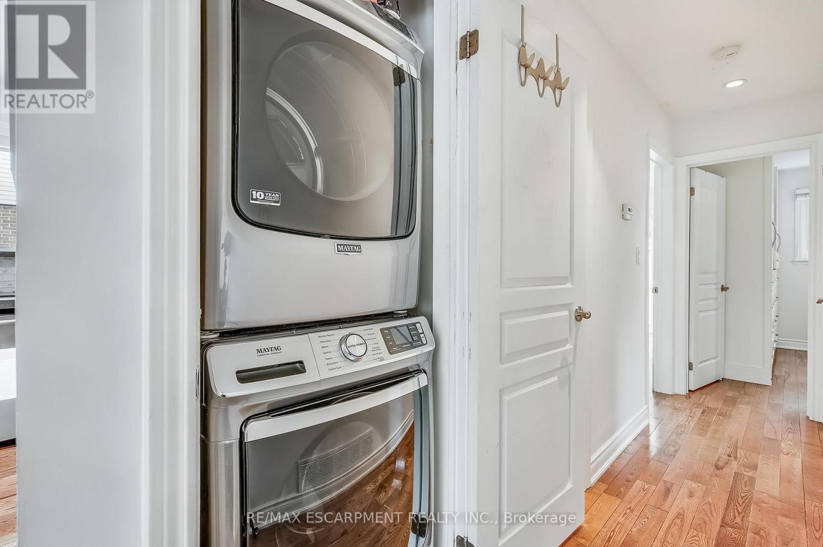 Photo 18 of 2217 Ghent Avenue, Burlington ON