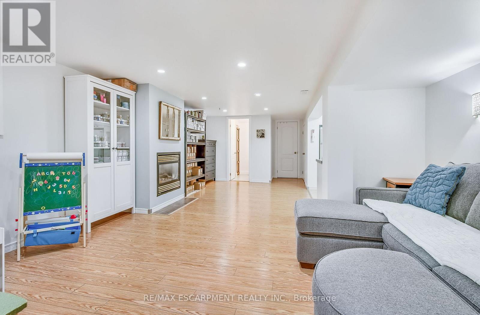 Photo 26 of 2217 Ghent Avenue, Burlington ON