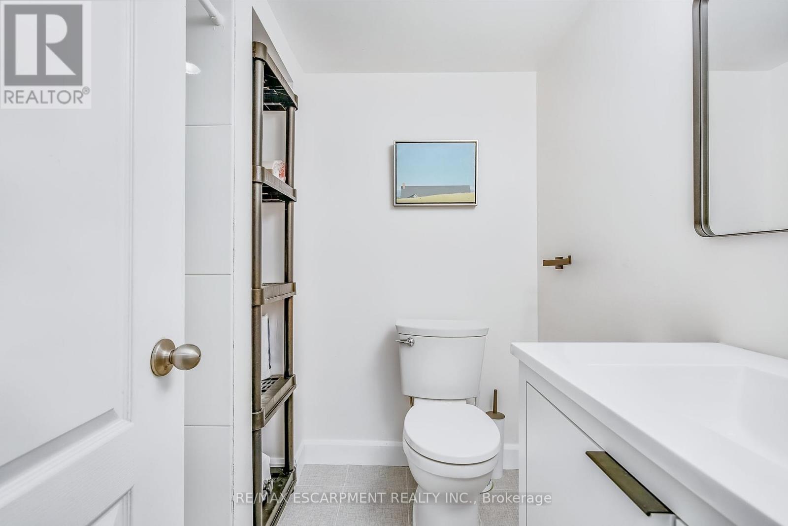 Photo 29 of 2217 Ghent Avenue, Burlington ON