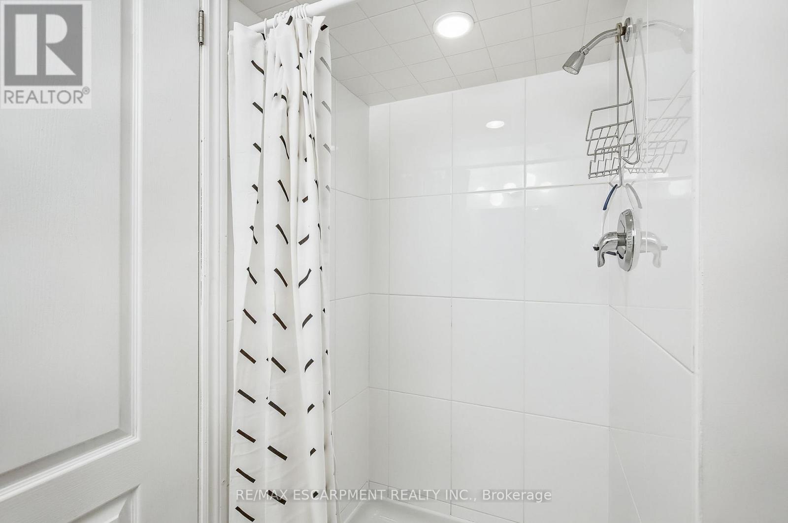 Photo 30 of 2217 Ghent Avenue, Burlington ON