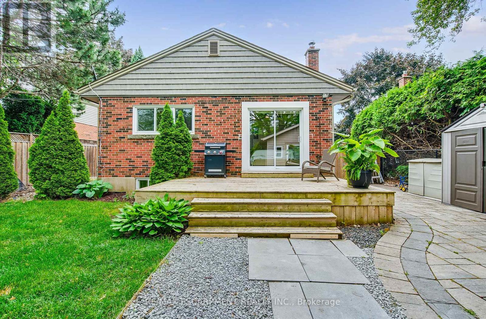 Photo 33 of 2217 Ghent Avenue, Burlington ON