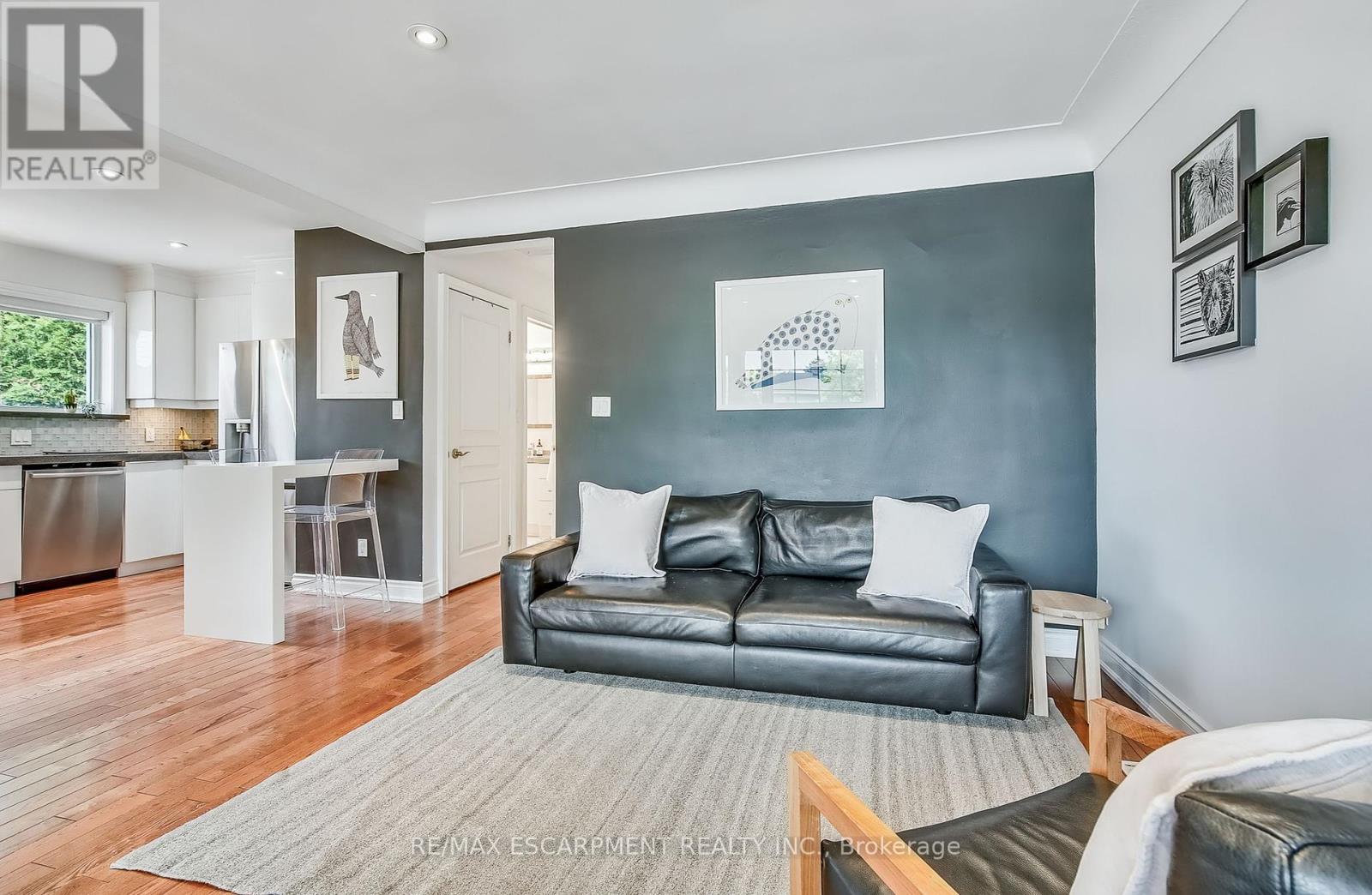 Photo 7 of 2217 Ghent Avenue, Burlington ON