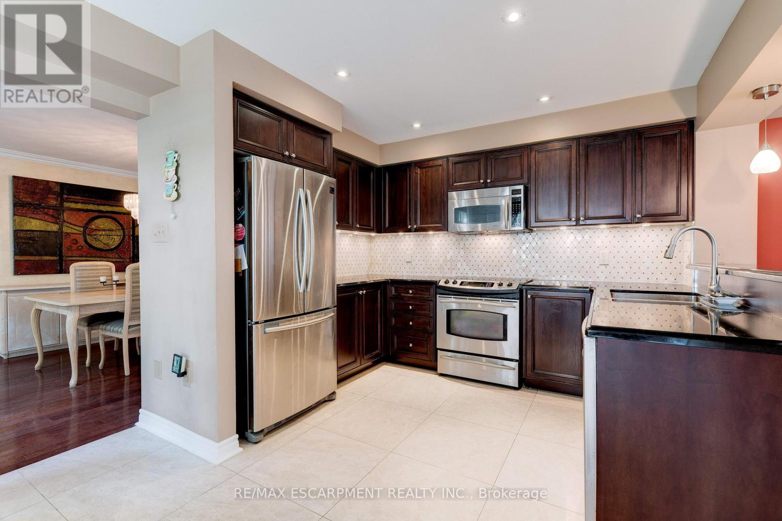 Photo 15 of 40 2511 Boros Road, Burlington ON