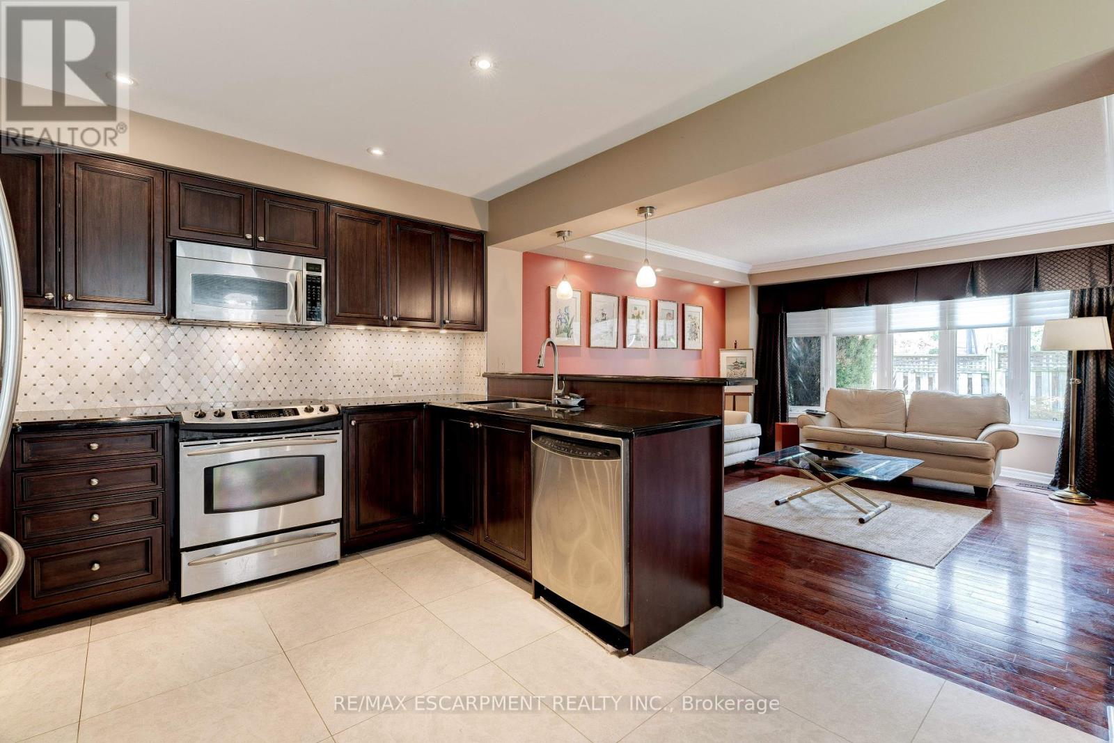 Photo 18 of 40 2511 Boros Road, Burlington ON