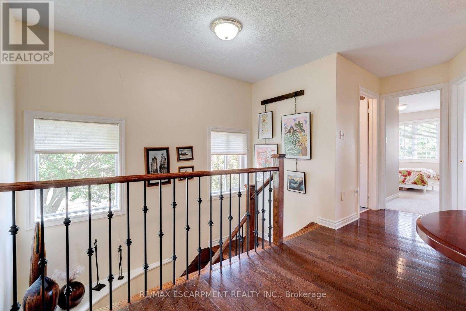 Photo 21 of 40 2511 Boros Road, Burlington ON