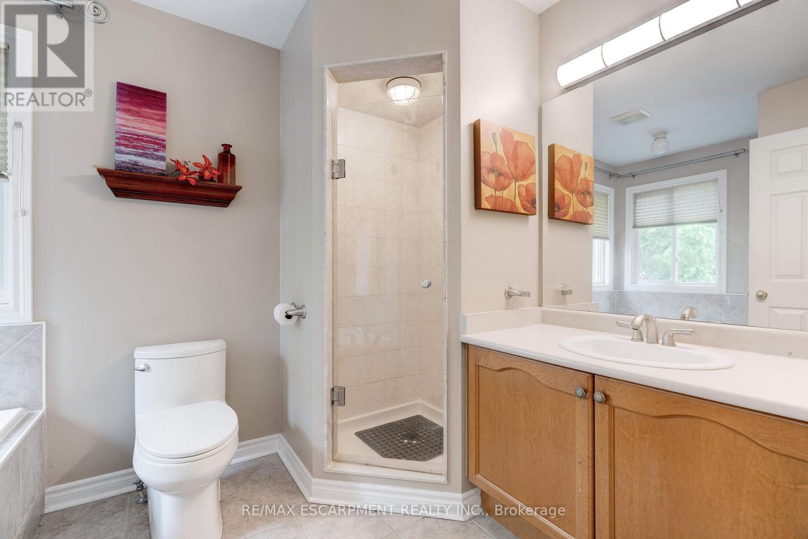 Photo 24 of 40 2511 Boros Road, Burlington ON