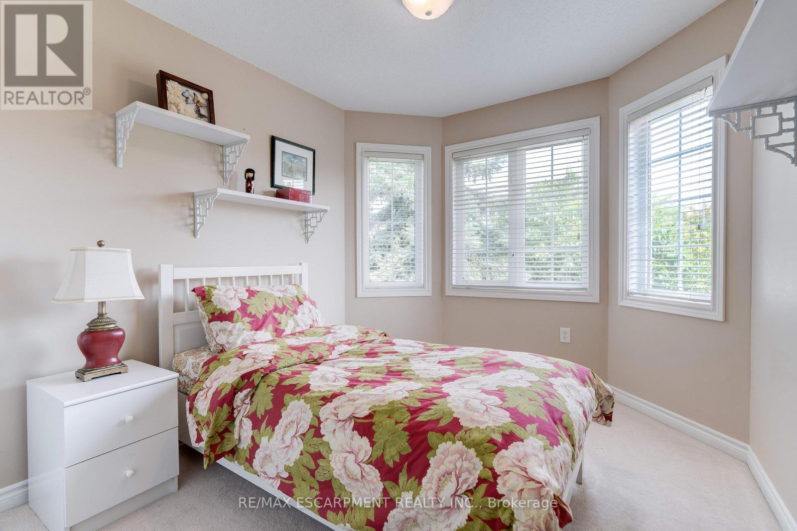 Photo 26 of 40 2511 Boros Road, Burlington ON