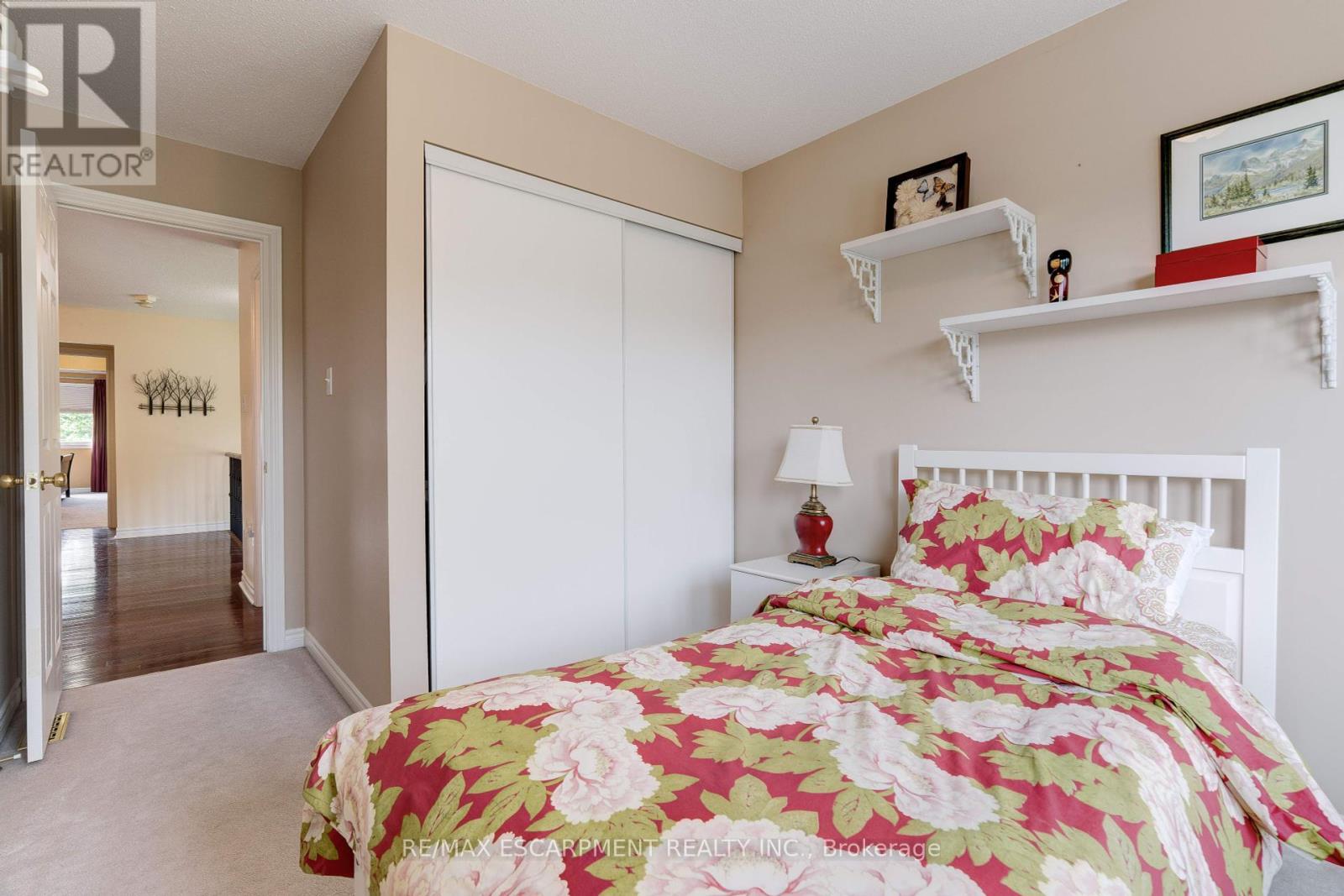 Photo 27 of 40 2511 Boros Road, Burlington ON