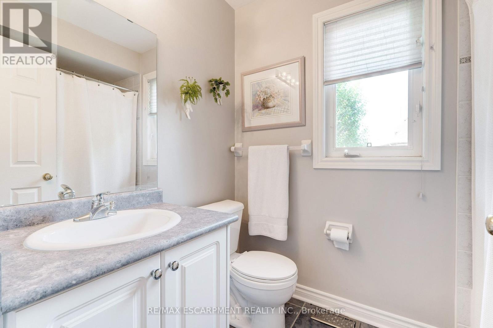 Photo 30 of 40 2511 Boros Road, Burlington ON