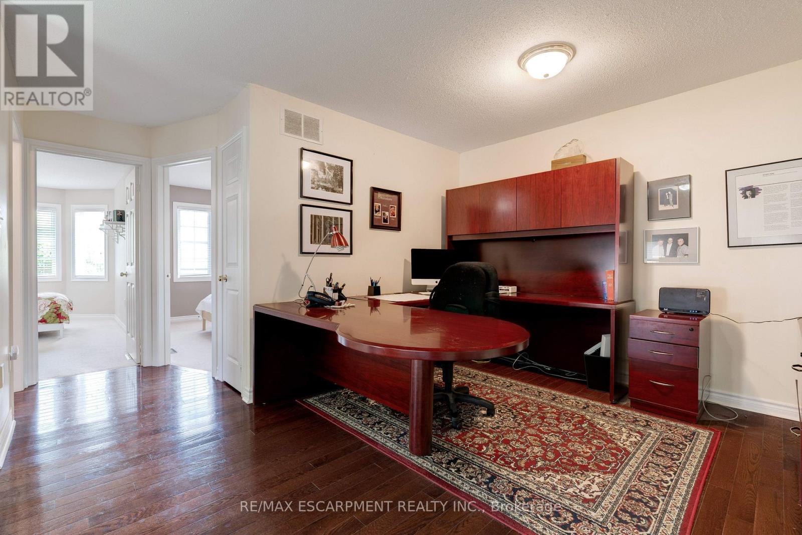 Photo 31 of 40 2511 Boros Road, Burlington ON