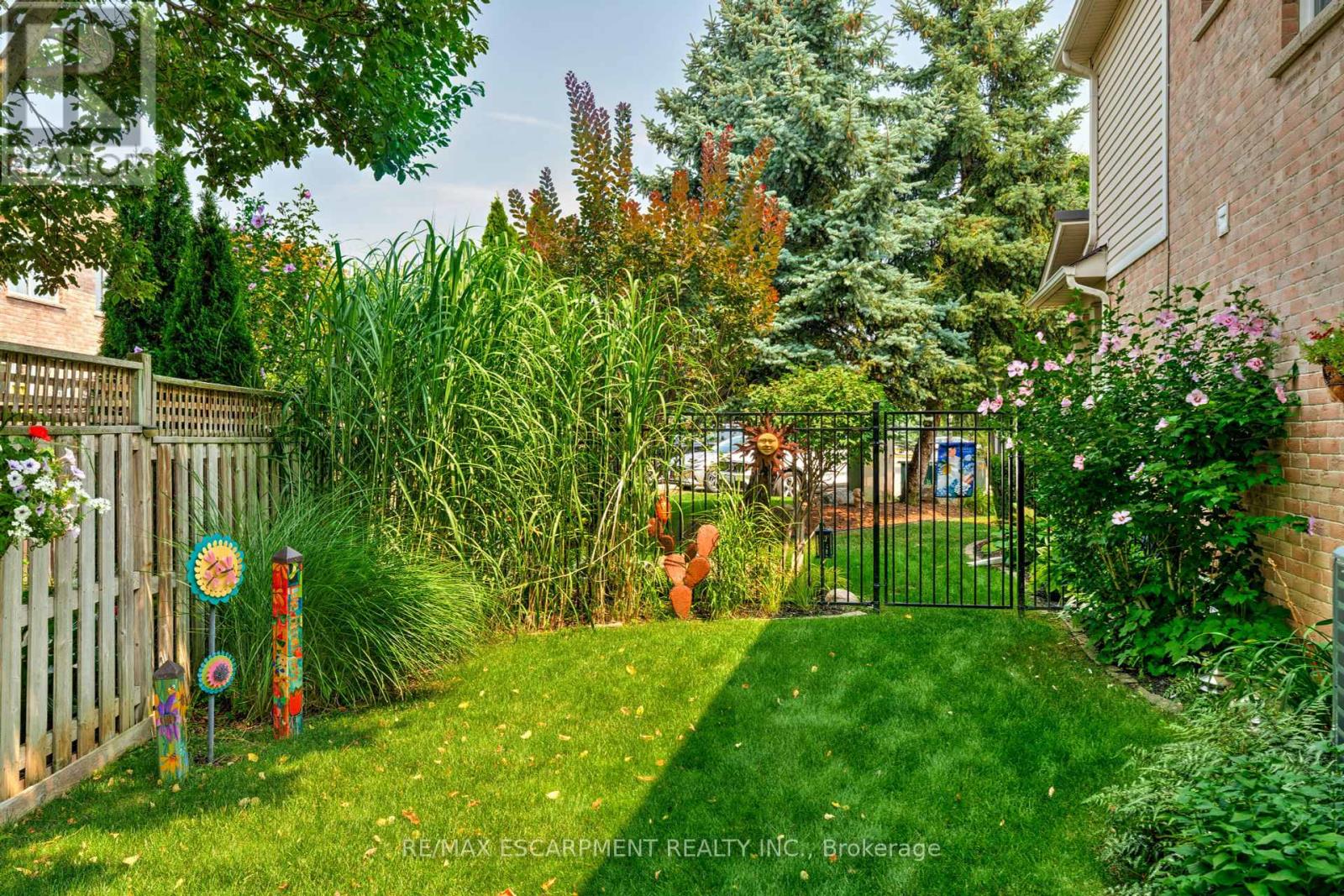 Photo 42 of 40 2511 Boros Road, Burlington ON