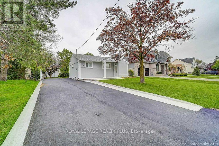 Photo 1 of 428 Samford Place, Oakville ON