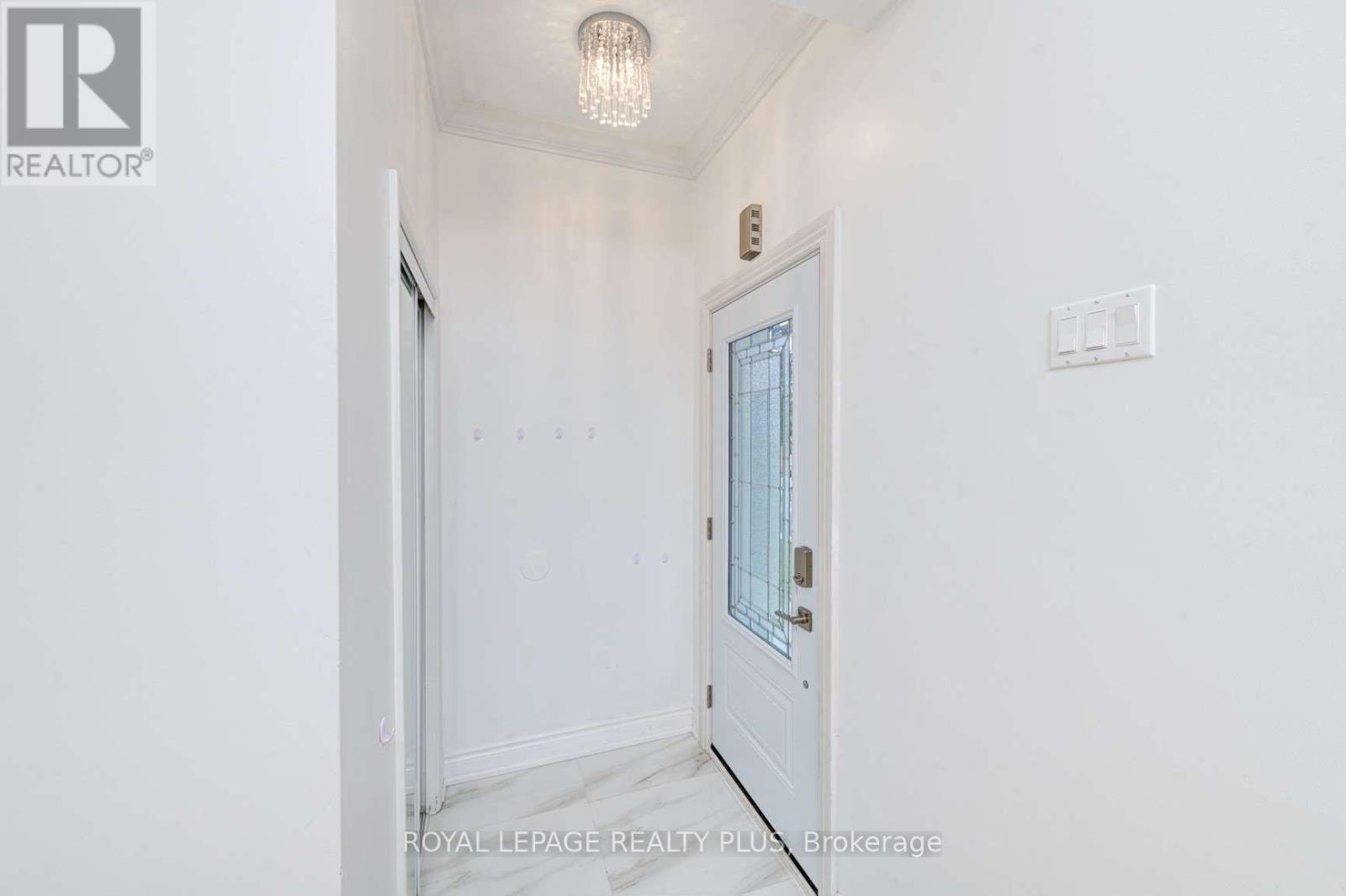 Photo 2 of 428 Samford Place, Oakville ON