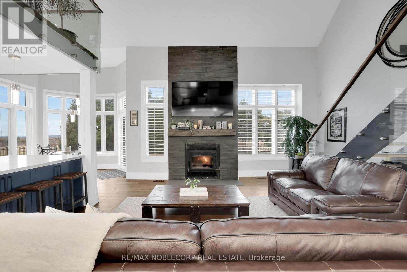 Photo 6 of 17088 Horseshoe Hill Road, Caledon ON