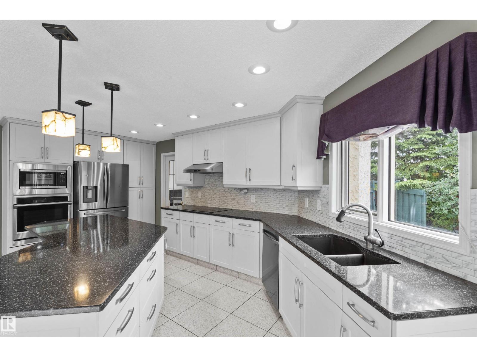Photo 12 of 1095 Falconer Rd Nw, Edmonton AB