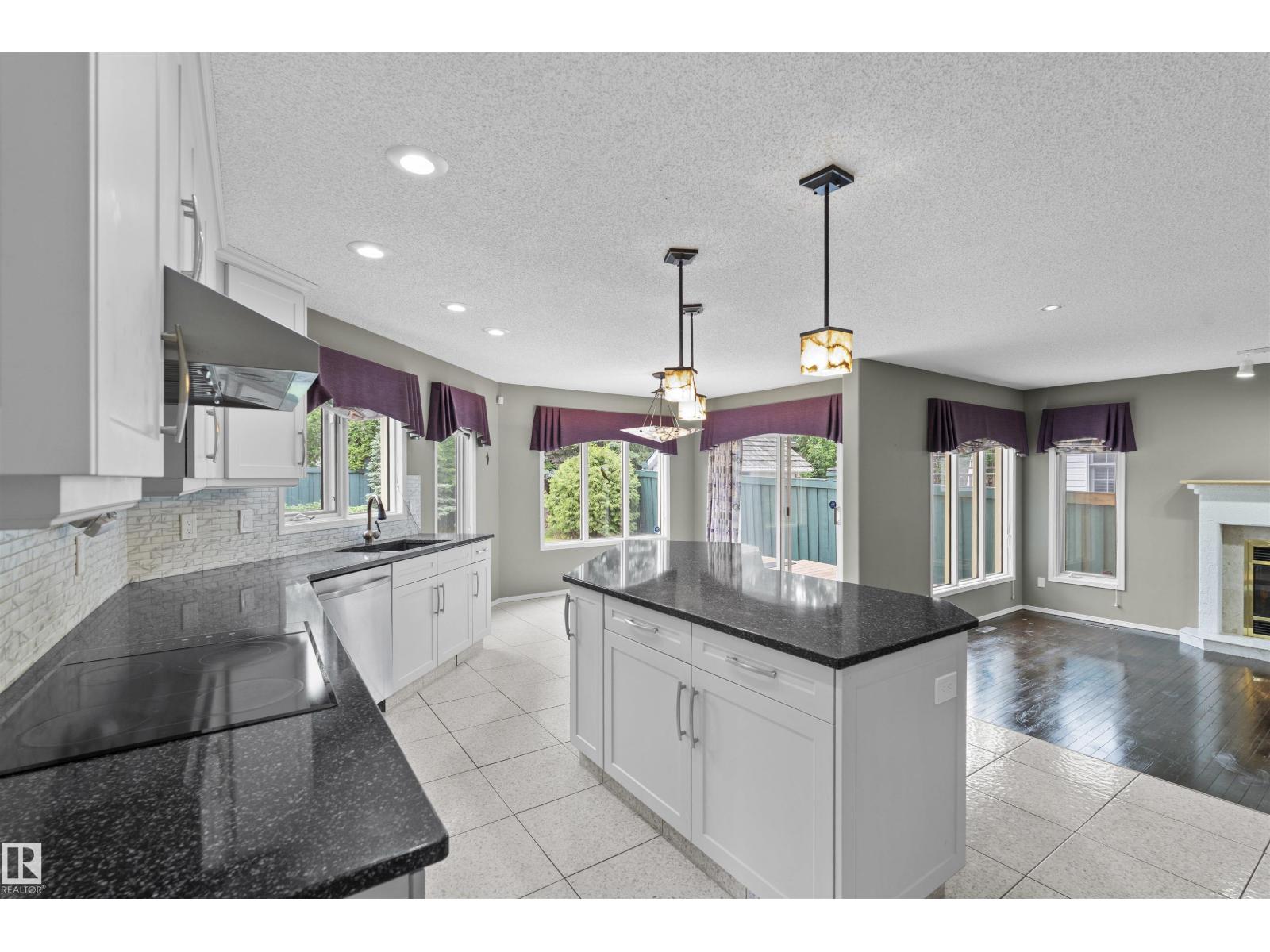 Photo 13 of 1095 Falconer Rd Nw, Edmonton AB