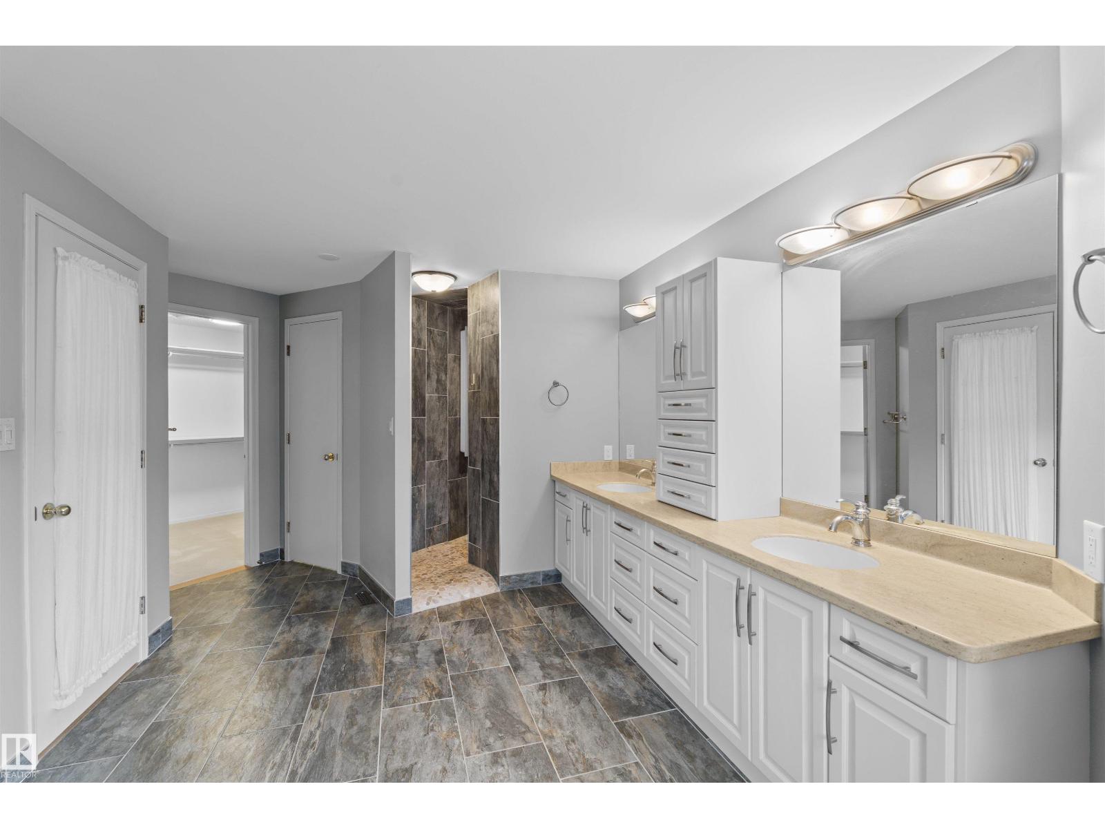 Photo 23 of 1095 Falconer Rd Nw, Edmonton AB