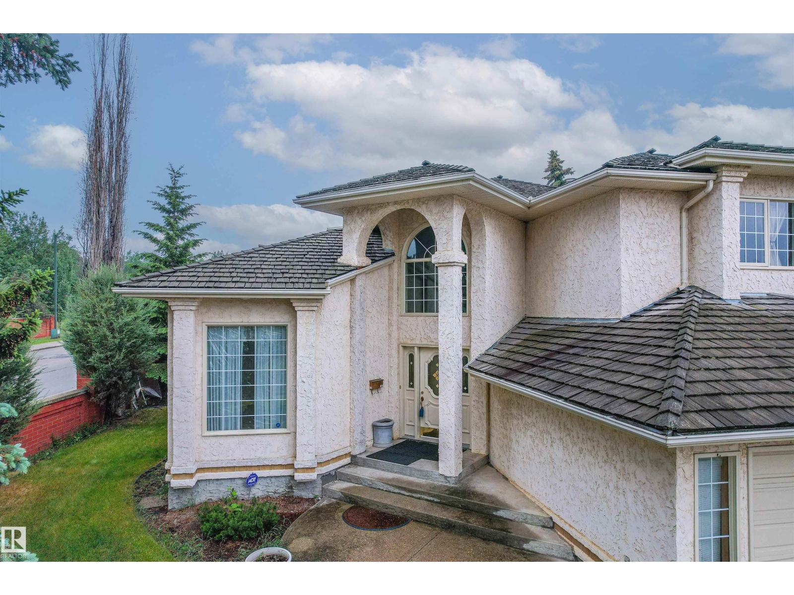 Photo 3 of 1095 Falconer Rd Nw, Edmonton AB