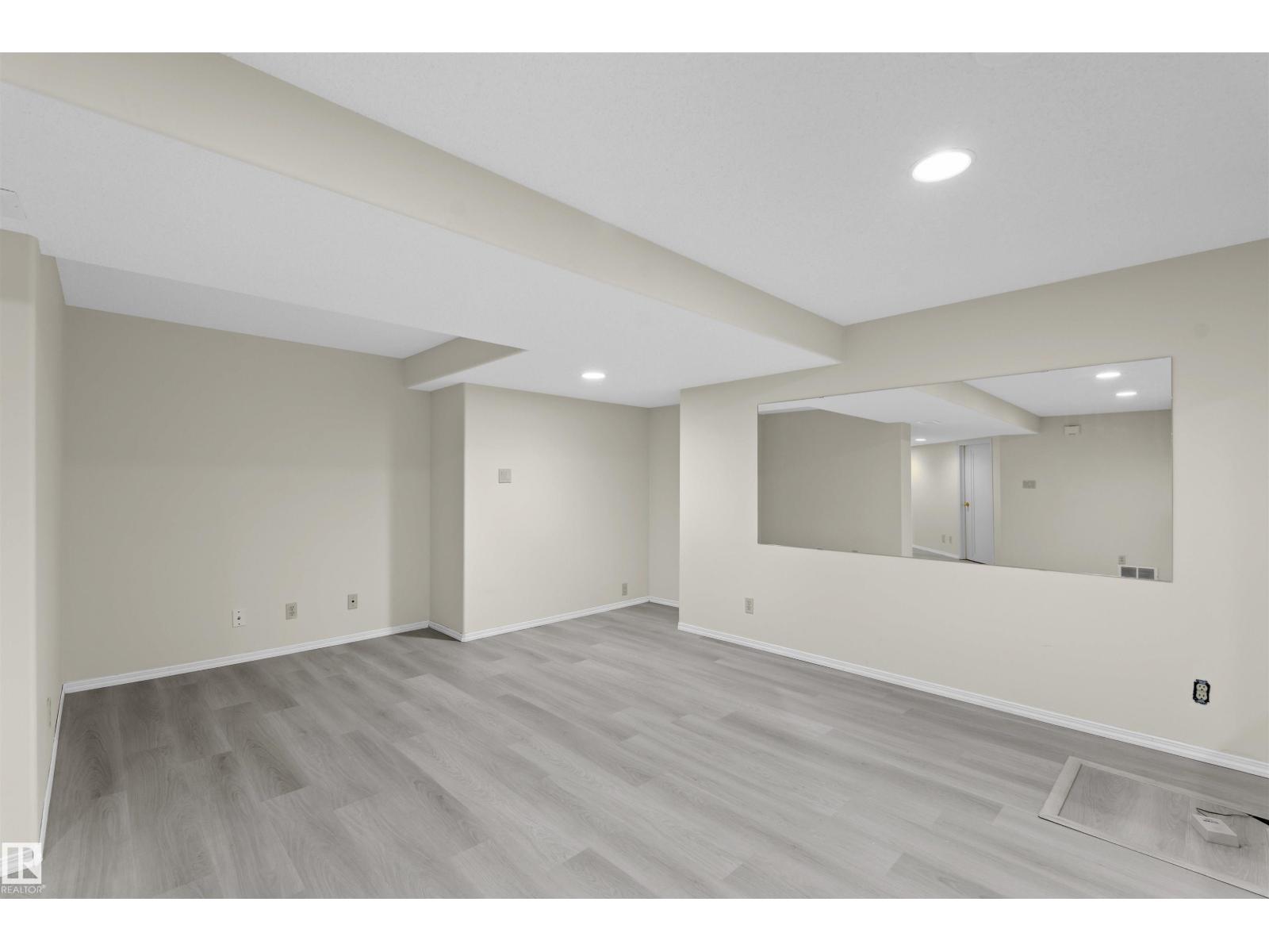 Photo 31 of 1095 Falconer Rd Nw, Edmonton AB
