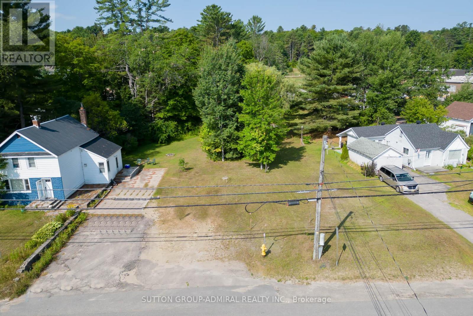 Photo 13 of 3 538 Muskoka Road N, Huntsville ON