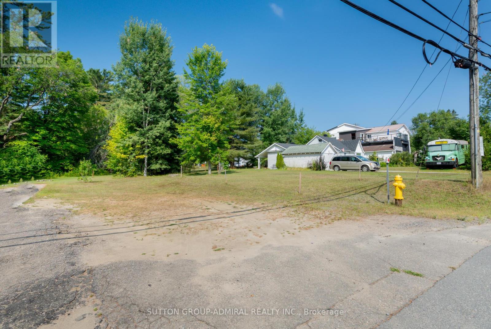 Photo 2 of 3 538 Muskoka Road N, Huntsville ON