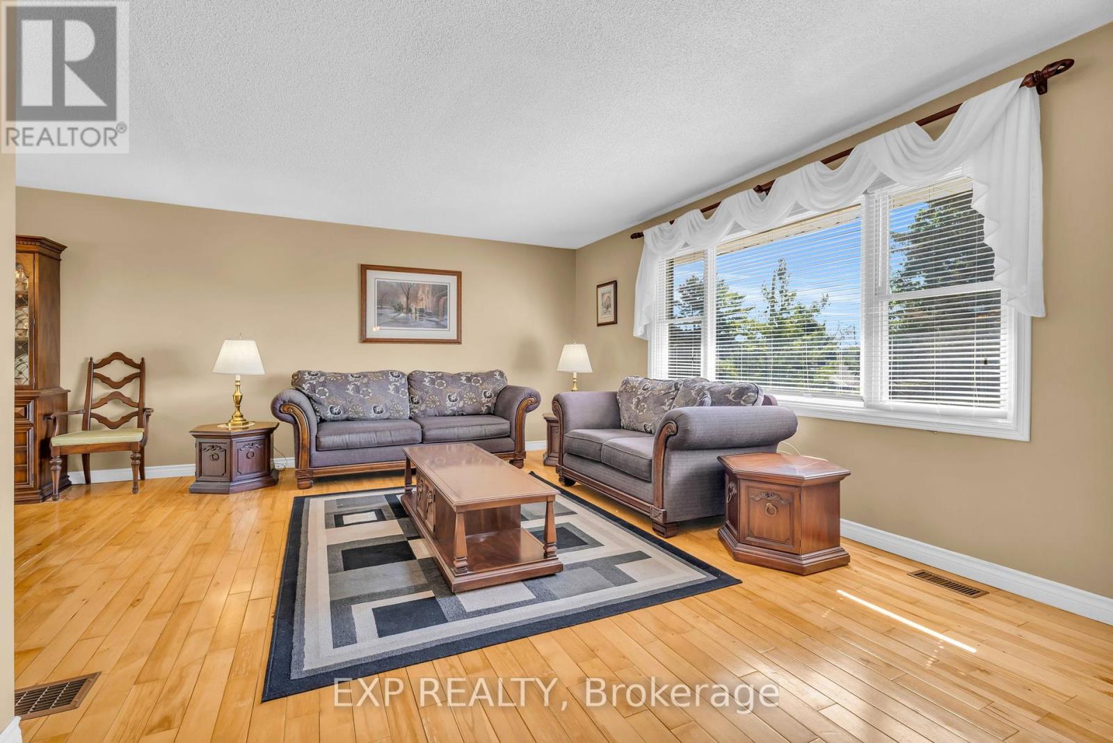 Photo 10 of 356 Gifford Drive, Selwyn ON