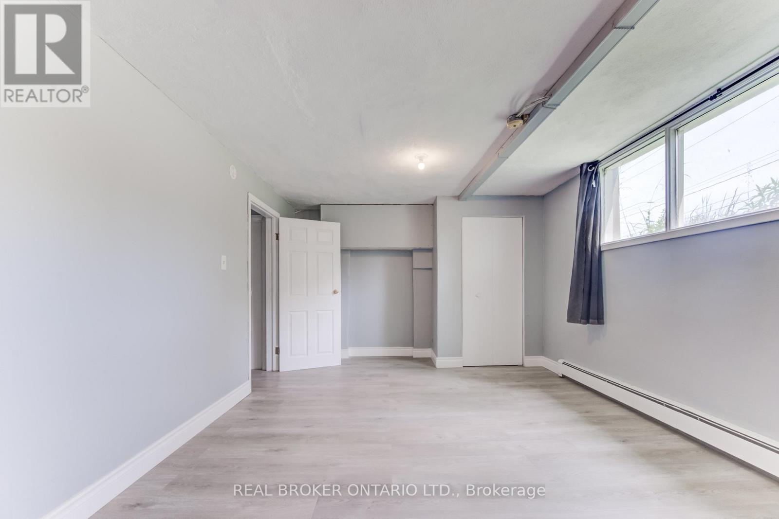 Photo 4 of 1 318 Erb Street, Waterloo ON