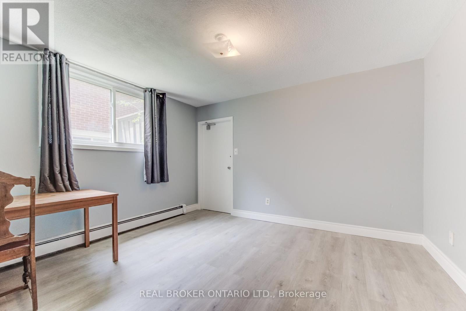 Photo 9 of 1 318 Erb Street, Waterloo ON