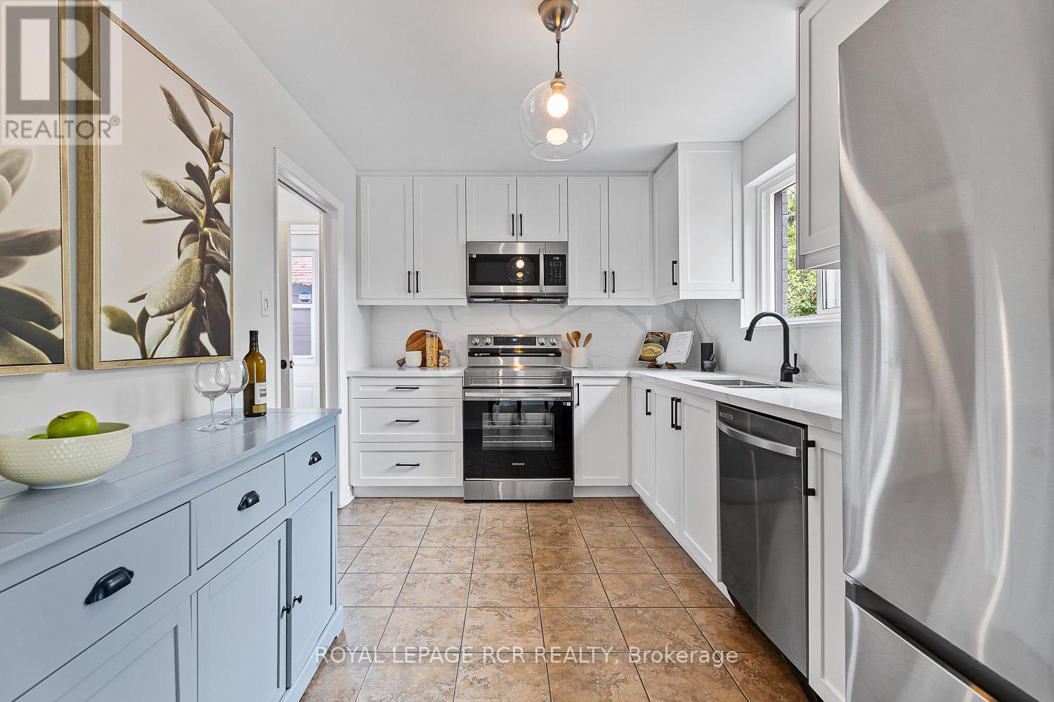 Photo 11 of 7 Annapearl Court, Toronto ON