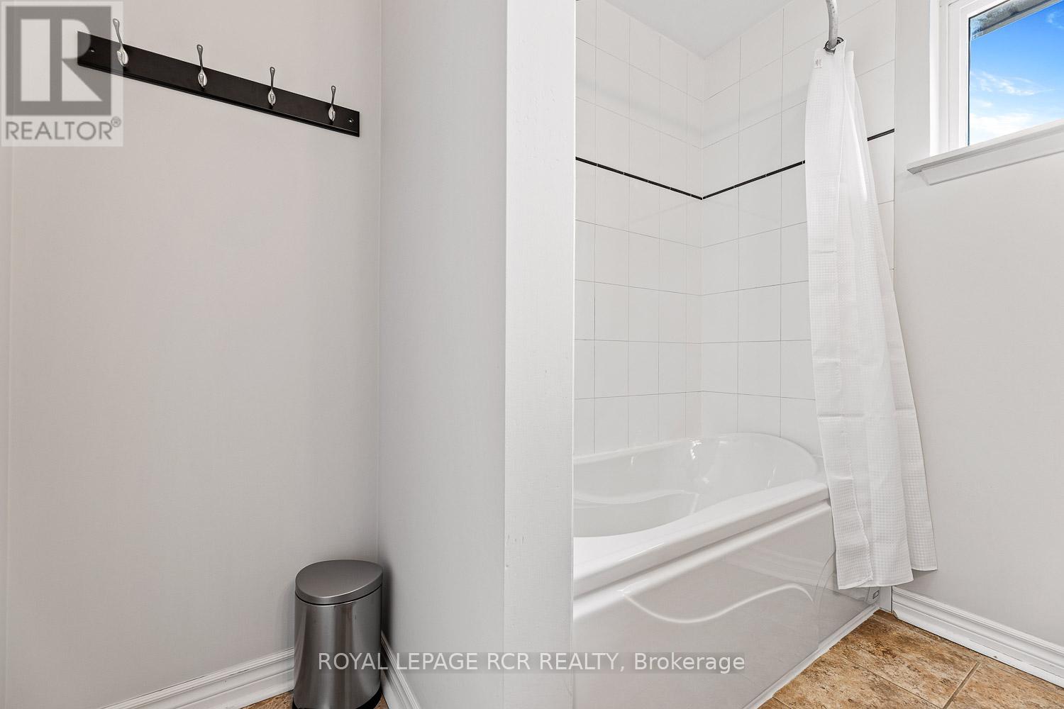 Photo 18 of 7 Annapearl Court, Toronto ON