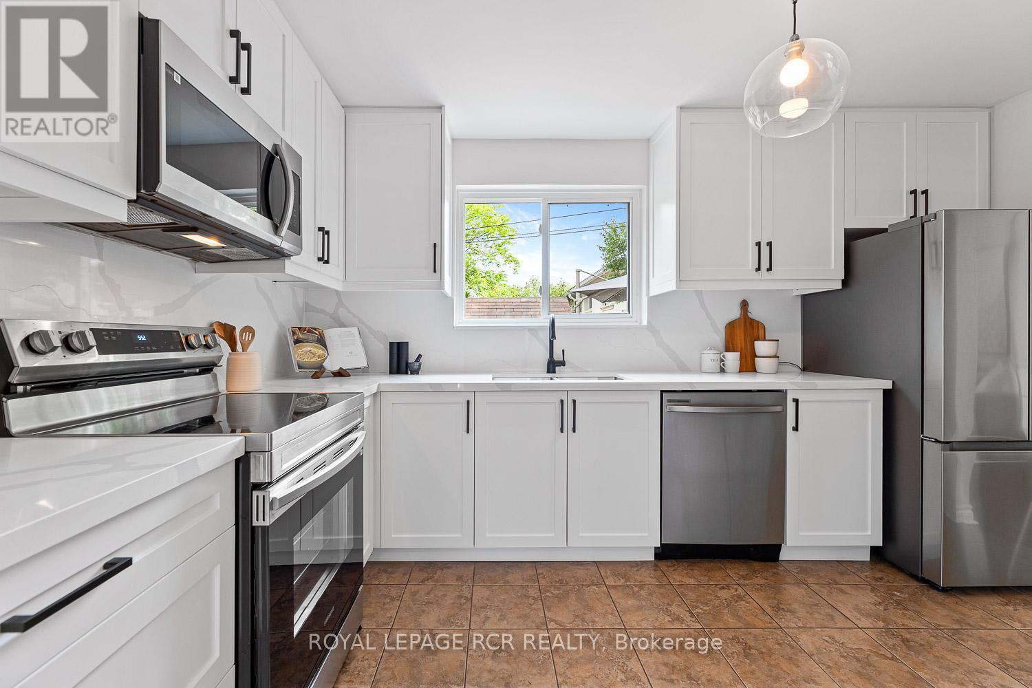 Photo 14 of 7 Annapearl Court, Toronto ON