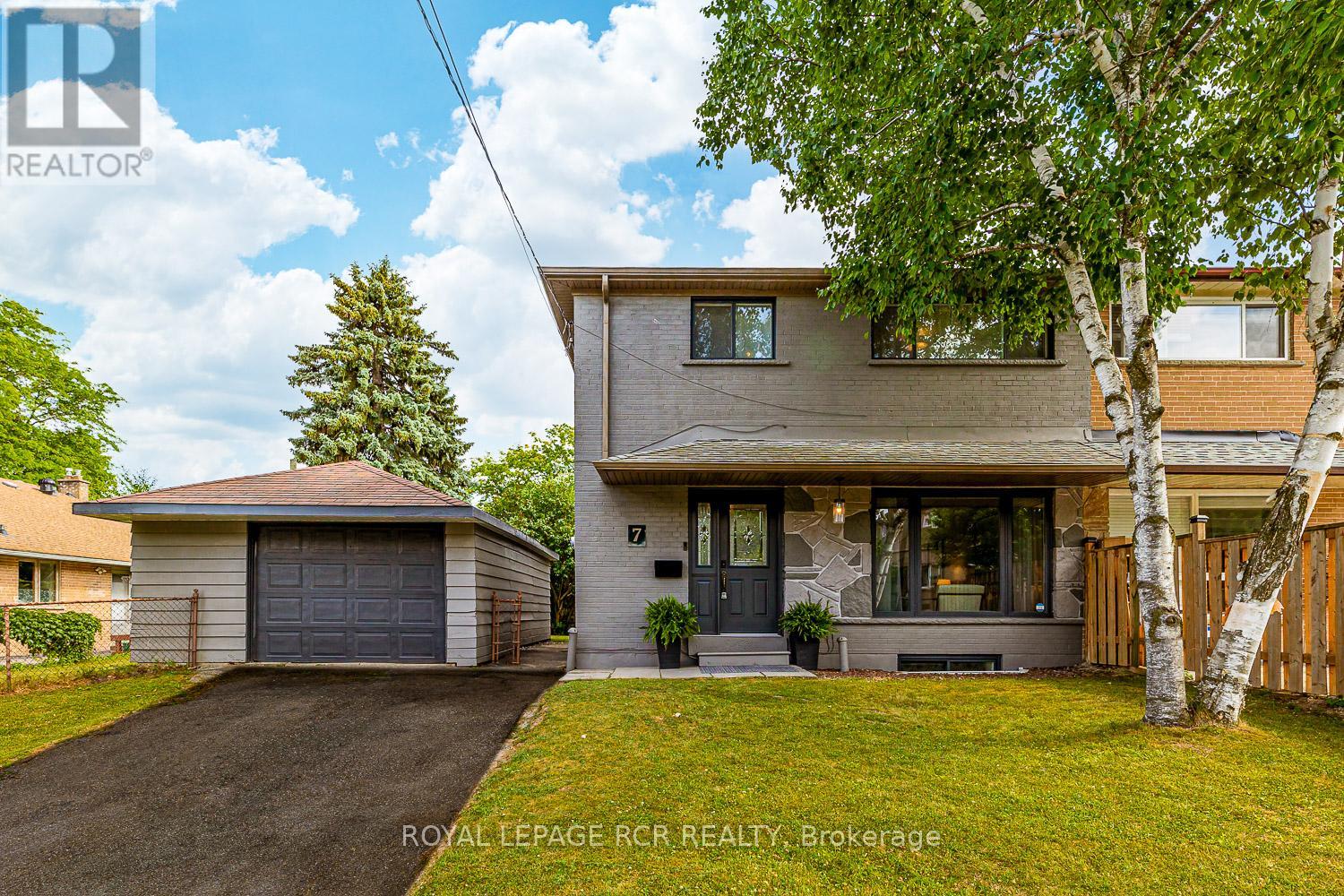 Photo 1 of 7 Annapearl Court, Toronto ON