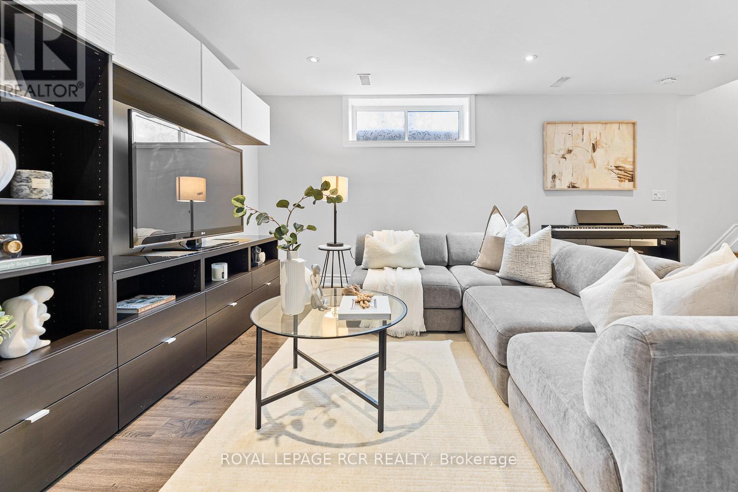 Photo 28 of 7 Annapearl Court, Toronto ON