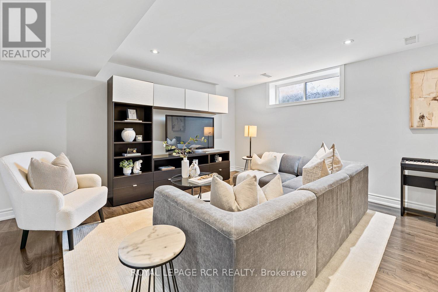 Photo 27 of 7 Annapearl Court, Toronto ON