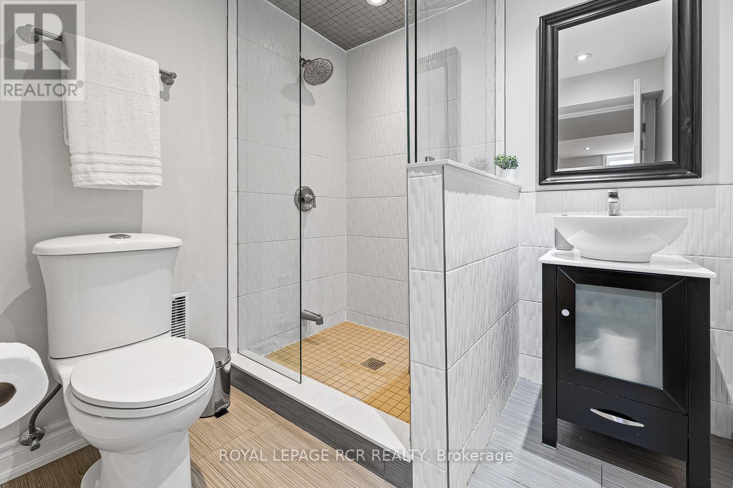 Photo 30 of 7 Annapearl Court, Toronto ON