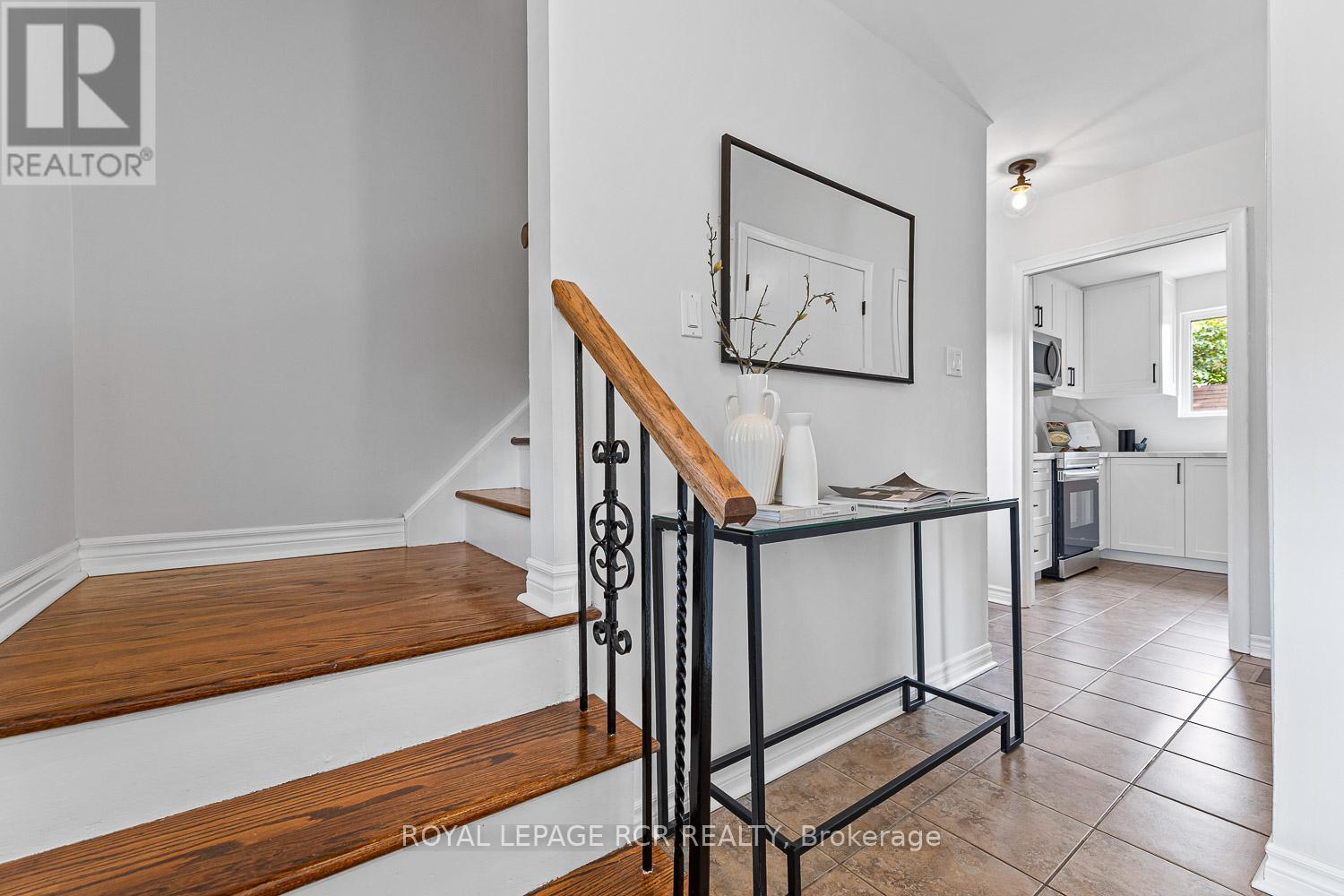 Photo 3 of 7 Annapearl Court, Toronto ON