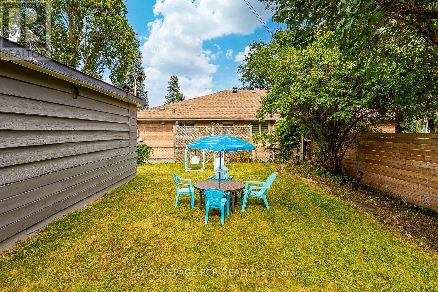 Photo 37 of 7 Annapearl Court, Toronto ON