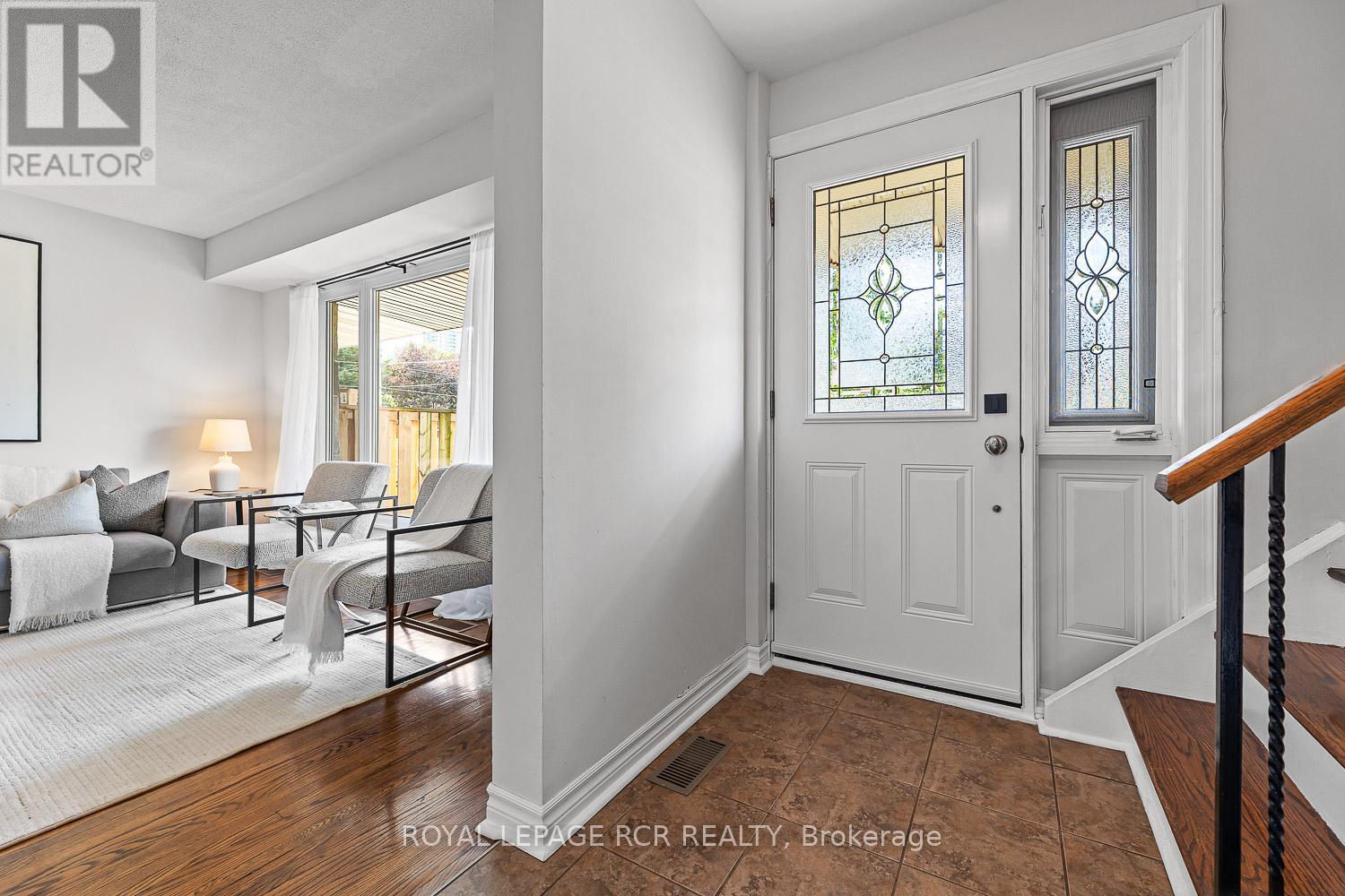 Photo 4 of 7 Annapearl Court, Toronto ON